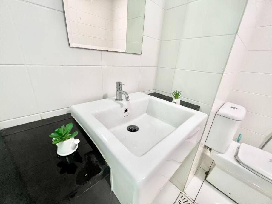 Apartment C 1-5 Pax Cozy 3bed Wifi&tv Trefoil Sccc *